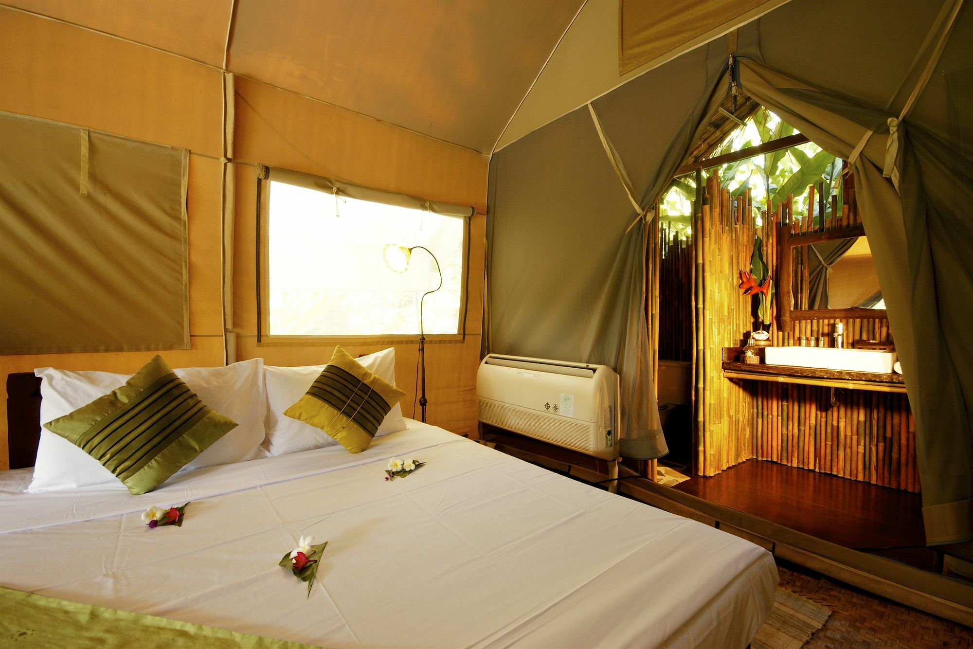 Hintok River Camp Ban Huai Maenam Noi Exterior foto